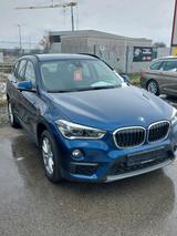 BMW X1 20 SD dunkel blau metallic - BMW 120 SUV