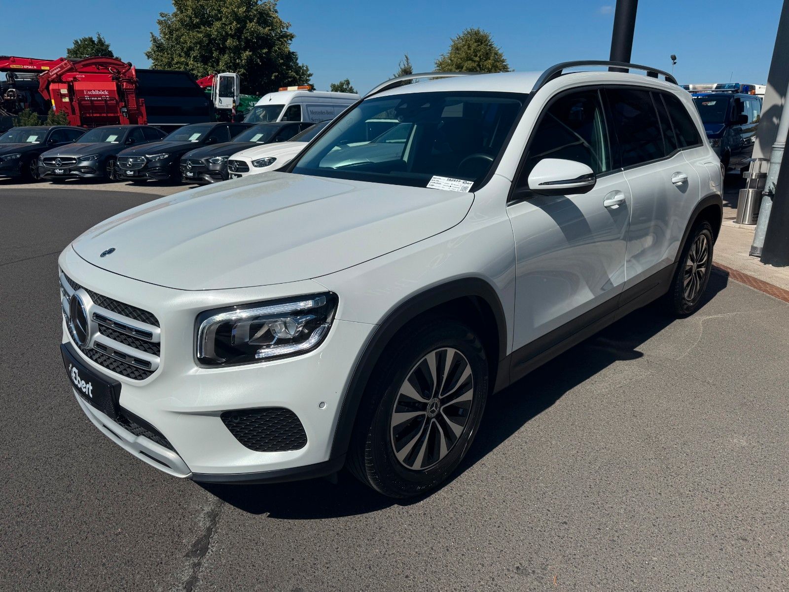 Fahrzeugabbildung Mercedes-Benz GLB 180 Style+Distronic+RKamera+Vollleder