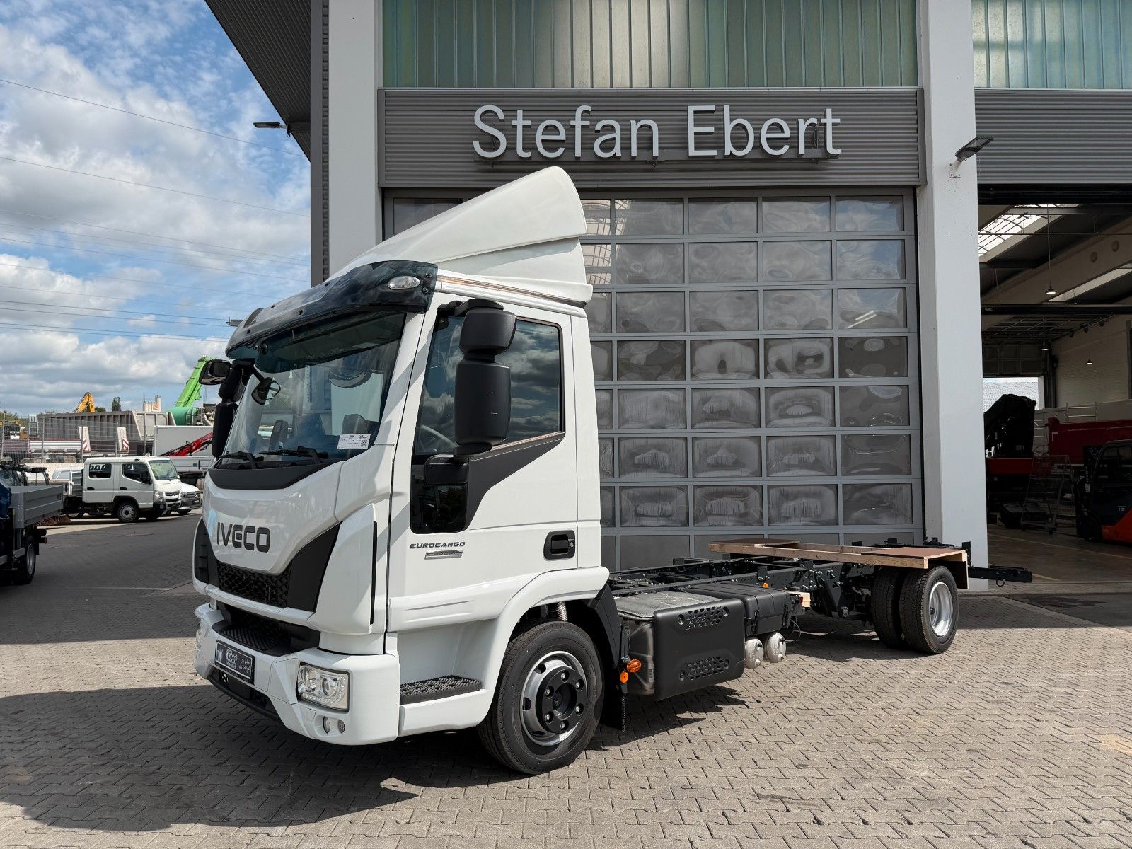 Fahrzeugabbildung Iveco Eurocargo ML80E21/P AHK Klima 3 Sitze Spoiler