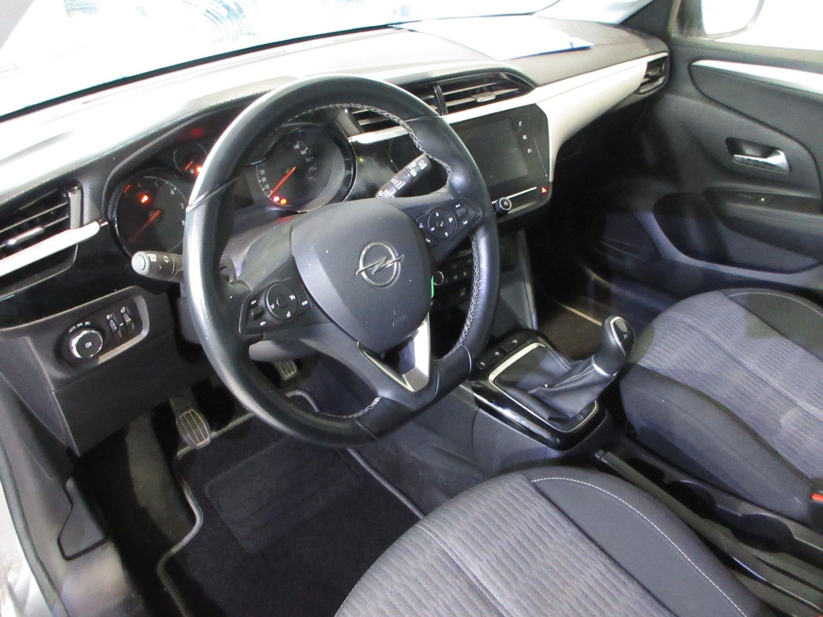 Fahrzeugabbildung Opel Corsa F Edition 1.2 LED/NAVI/PDC/ALU/TEMPOMAT