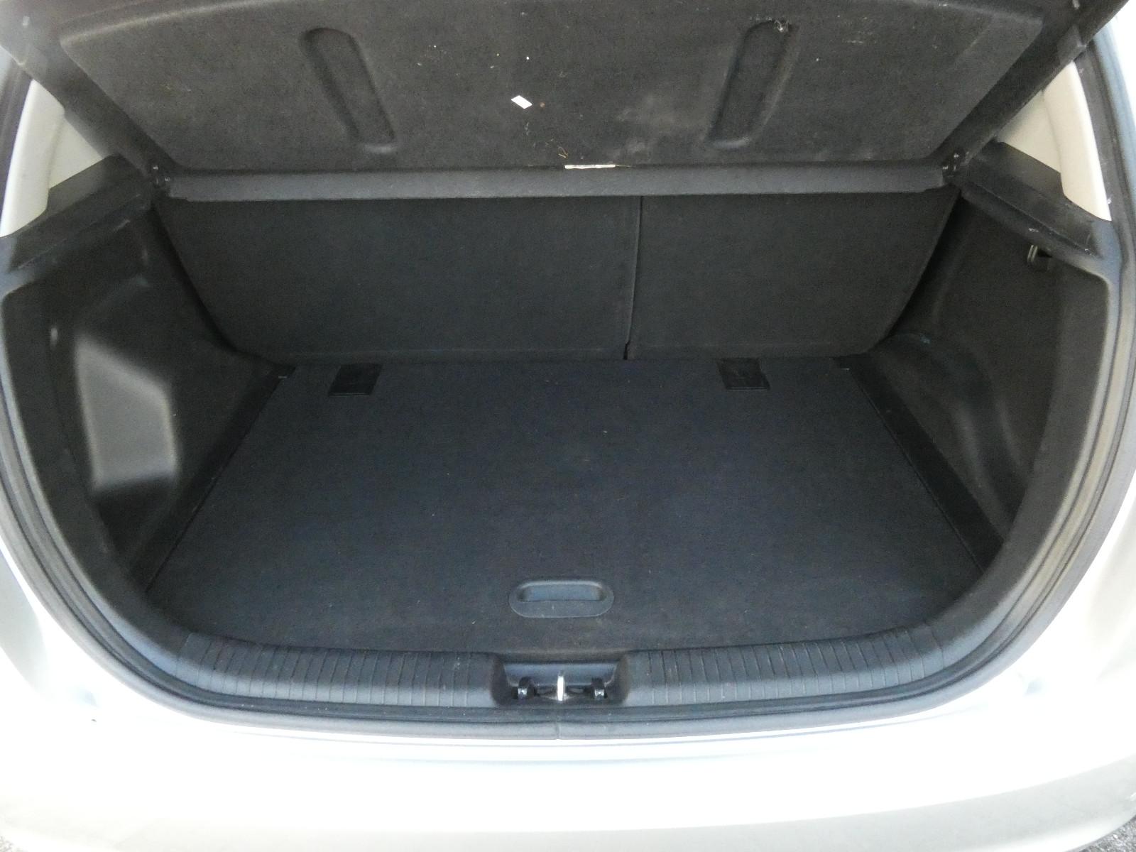 Kia Venga 2015 — photo 14