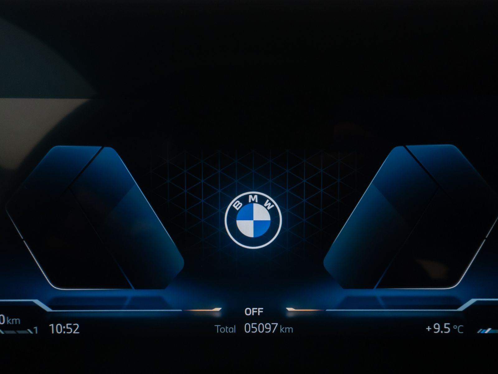 Fahrzeugabbildung BMW 216i Active Tourer Kamera DAB Widscreen Alarm