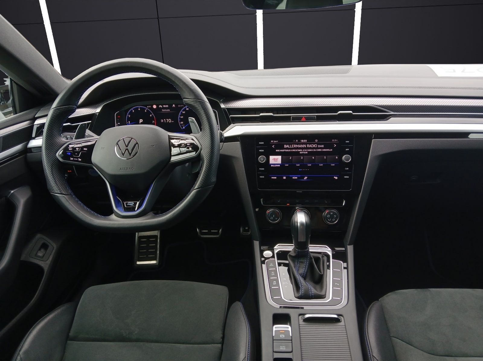 Fahrzeugabbildung Volkswagen Arteon SB R 4M R-Line Matrix AHK Navi  Pano HUD