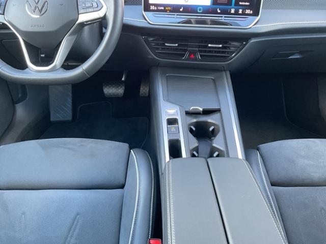 Volkswagen Passat Variant 1.5 eTSI DSG Business AHK+TRAIL A