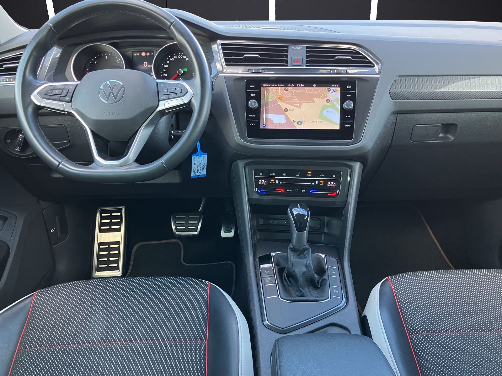 Fahrzeugabbildung Volkswagen Tiguan Life Sport TDI DSG LED ACC AHK SH Ambient