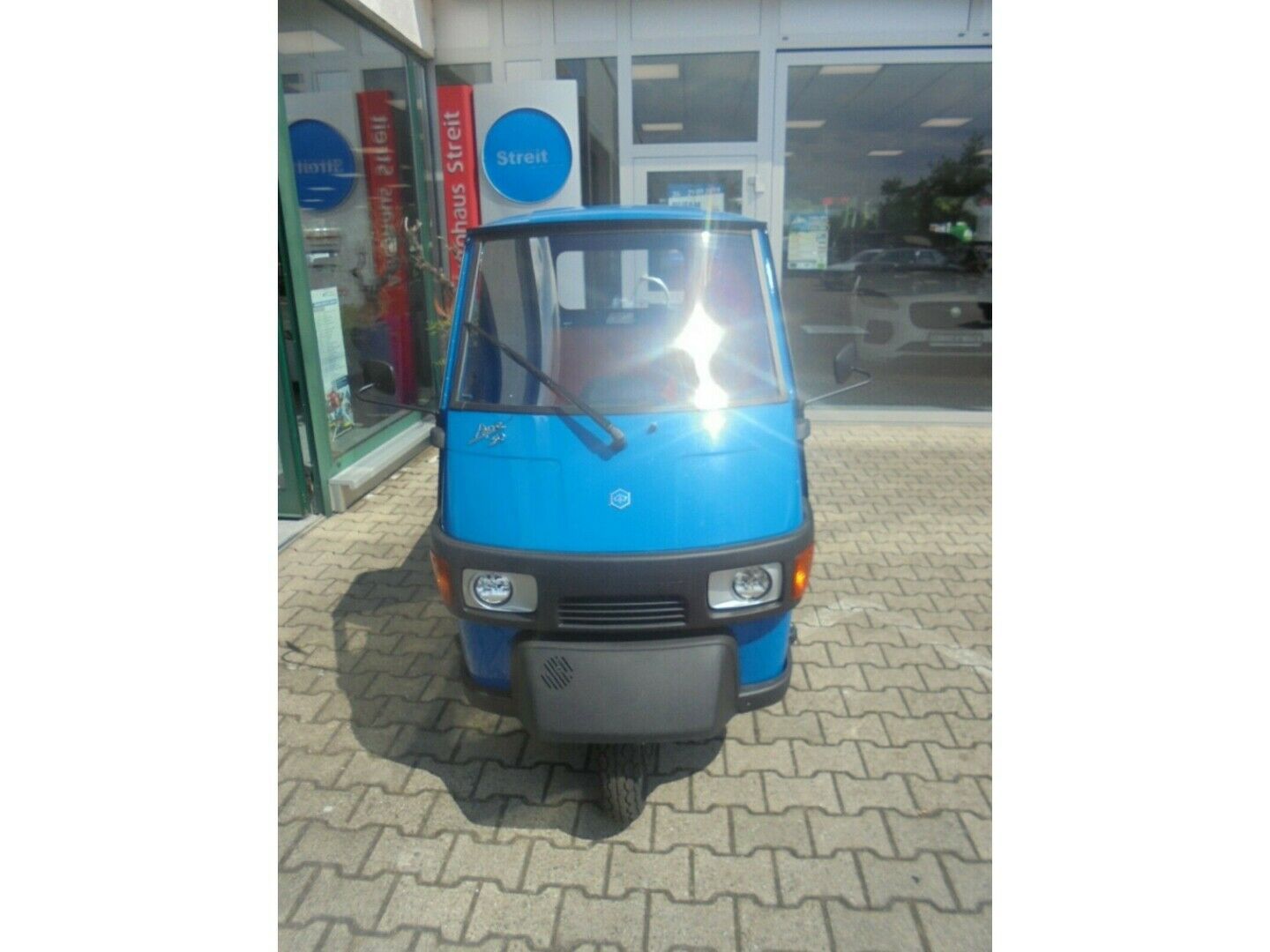 Fahrzeugabbildung Piaggio Ape 50 Pritsche ALU Blau, auch als 25kmh erhältl
