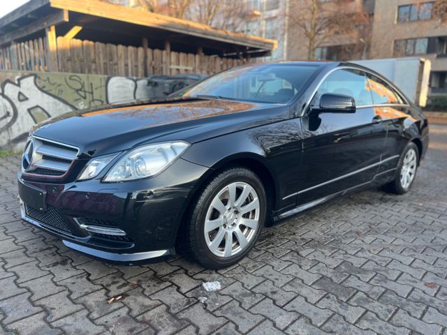 Mercedes-Benz E 200 Coupe Amg Leder*Navi*PDC*nur 67.000 Km