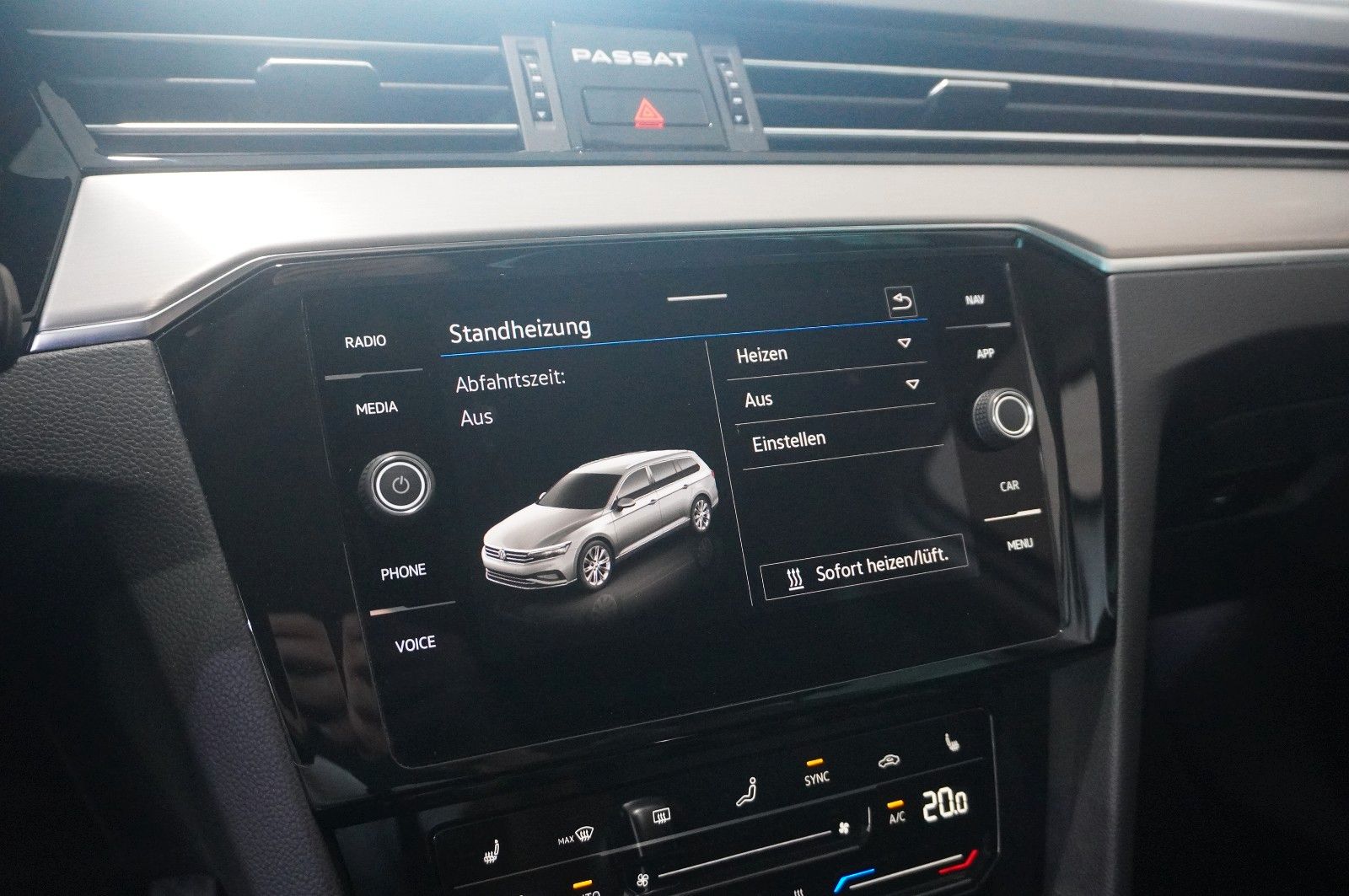 Fahrzeugabbildung Volkswagen Passat Vari. 2.0D R-LINE 4M NAVI/LED/KAMERA/AHK