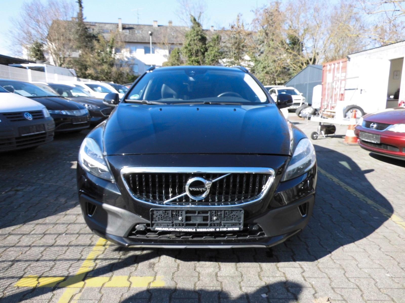 Volvo V40 Cross Country Momentum
