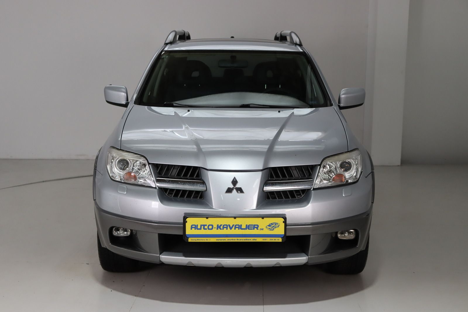 Fahrzeugabbildung Mitsubishi Outlander 2.4 Intense