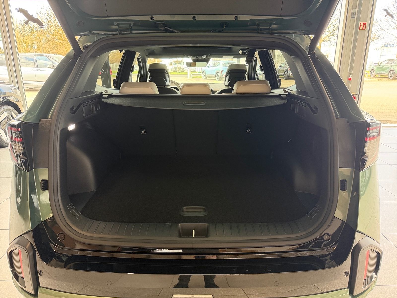 Fahrzeugabbildung Kia SPORTAGE 1.6T AWD DCT GTL SD GD DRI SOUN AHK