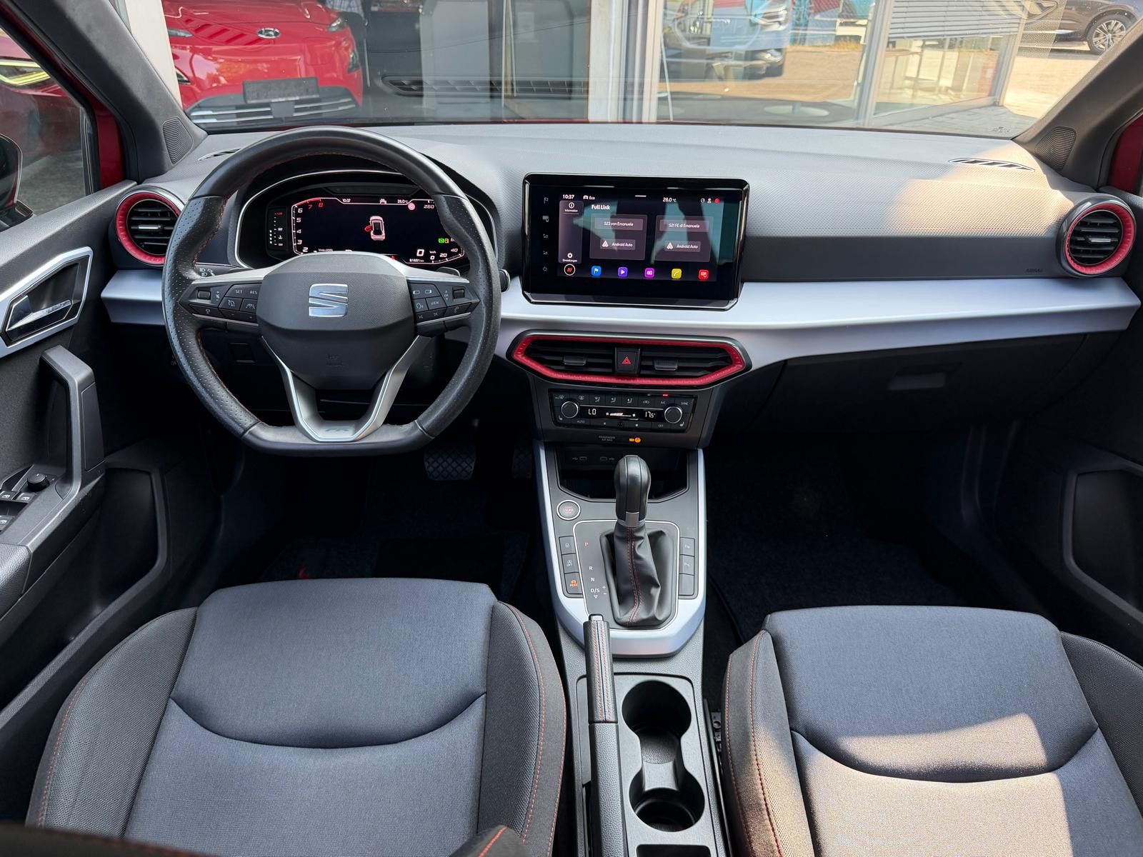 Fahrzeugabbildung SEAT Arona 1,5 TSI FR DSG >LED+NAVI+SHZ+KAM+ACC+DAB+