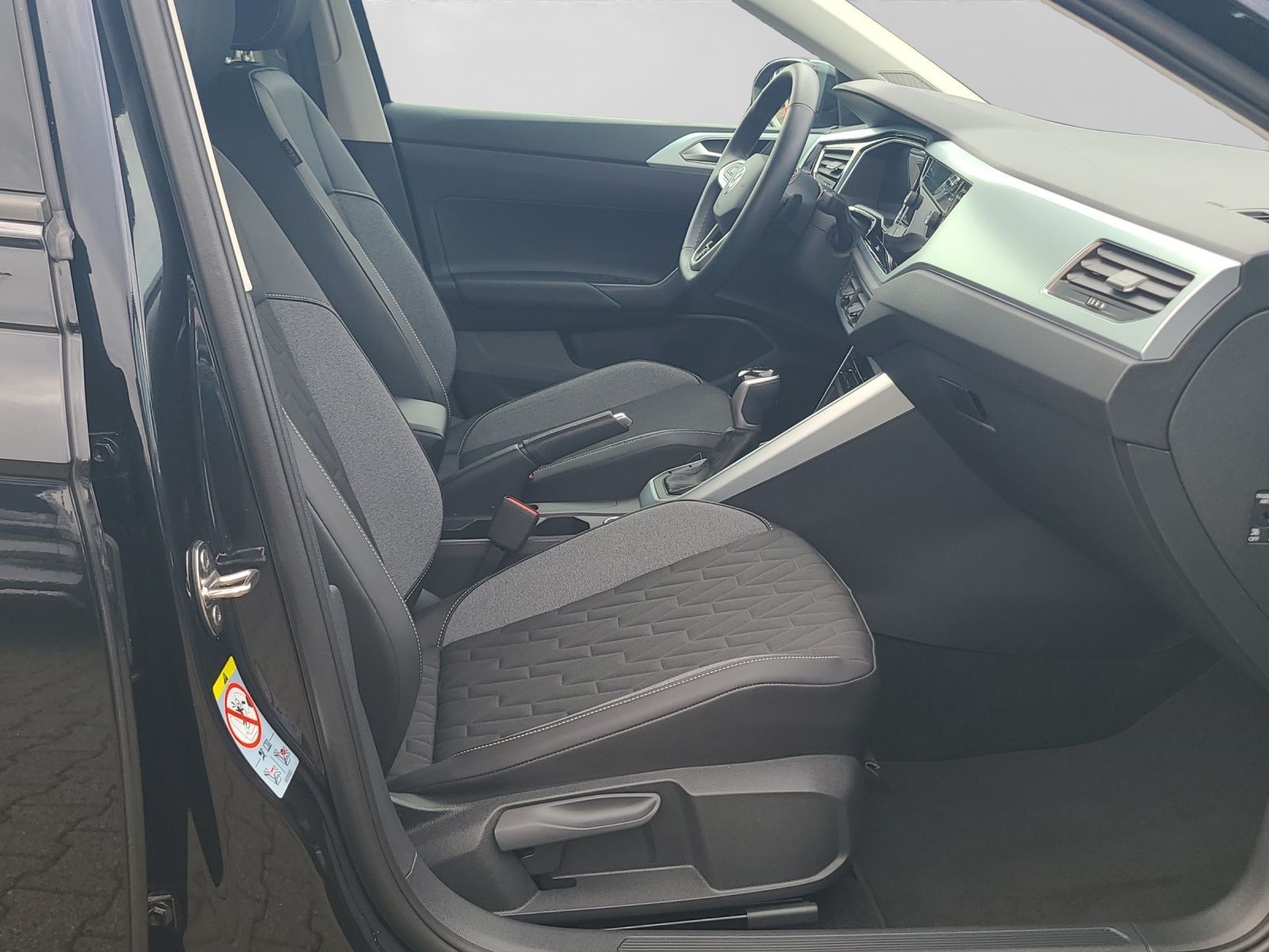 Volkswagen Taigo 1.0 TSI DSG GOAL LM17 ASSIST KAMERA KEYLES foto 4