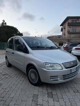 Fiat Multipla 1.9 MJT Emotion - graue Fiat Multipla