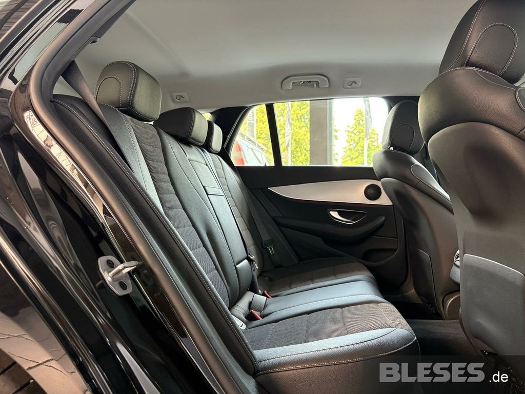 MERCEDES-BENZ E 220 – Bild 14