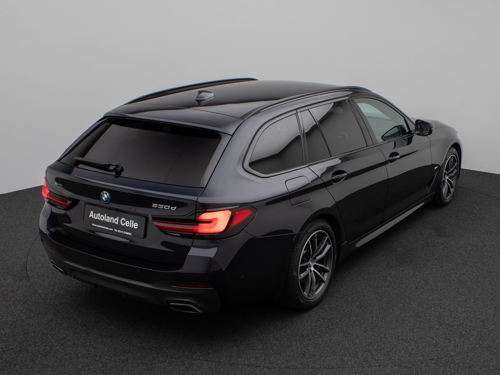 Fahrzeugabbildung BMW 530d xD M Sport Kamera Laser HUD DAB AHK Komfort