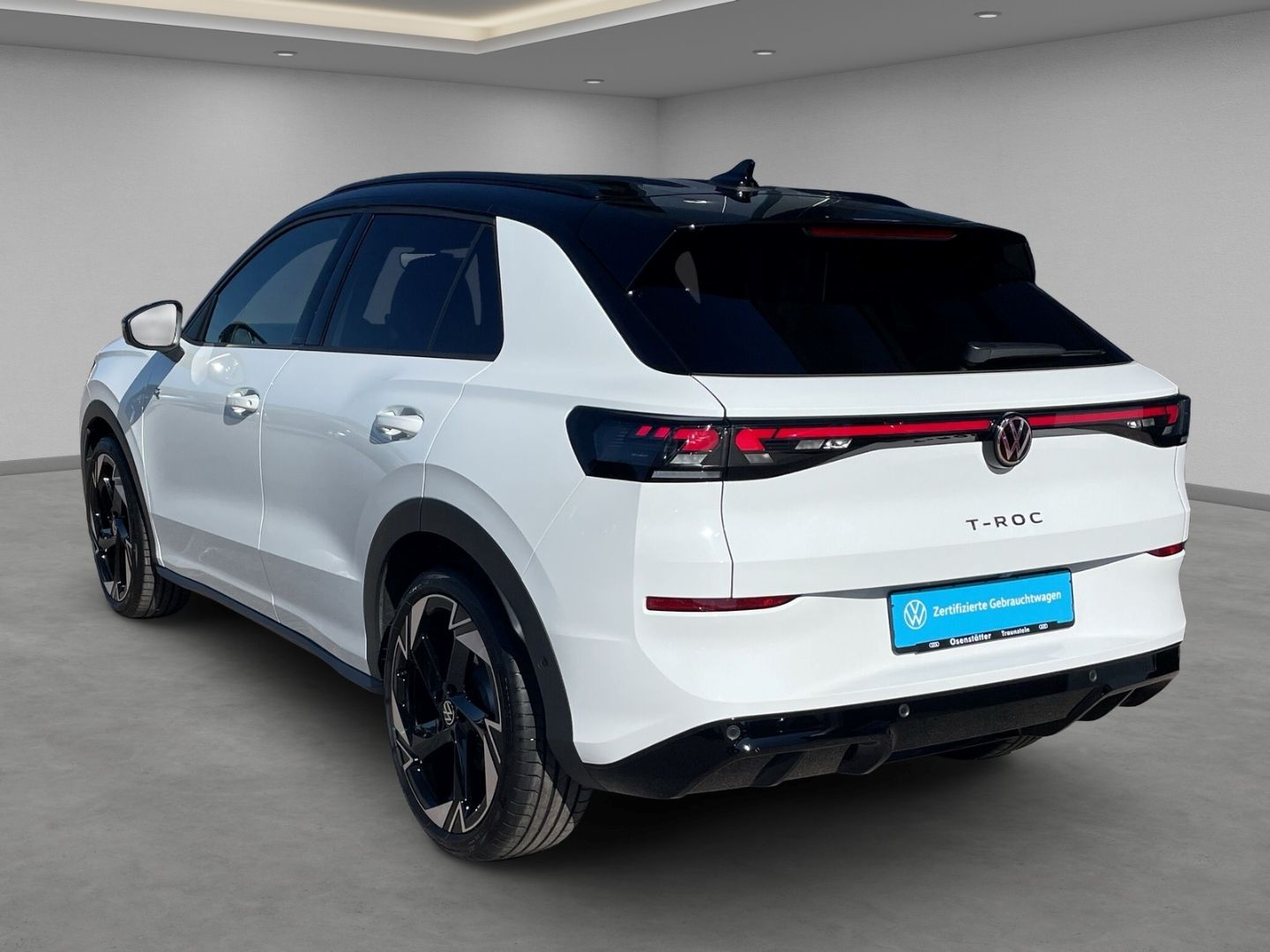 Volkswagen T-Roc R-Line 1.5 l eTSI Matrix HuD 360°Kamera SH foto 2