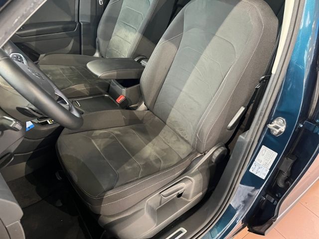 Fahrzeugabbildung Volkswagen Tiguan 2.0 TDI DSG Elegance AHK IQ.LIGHT NAVI KA