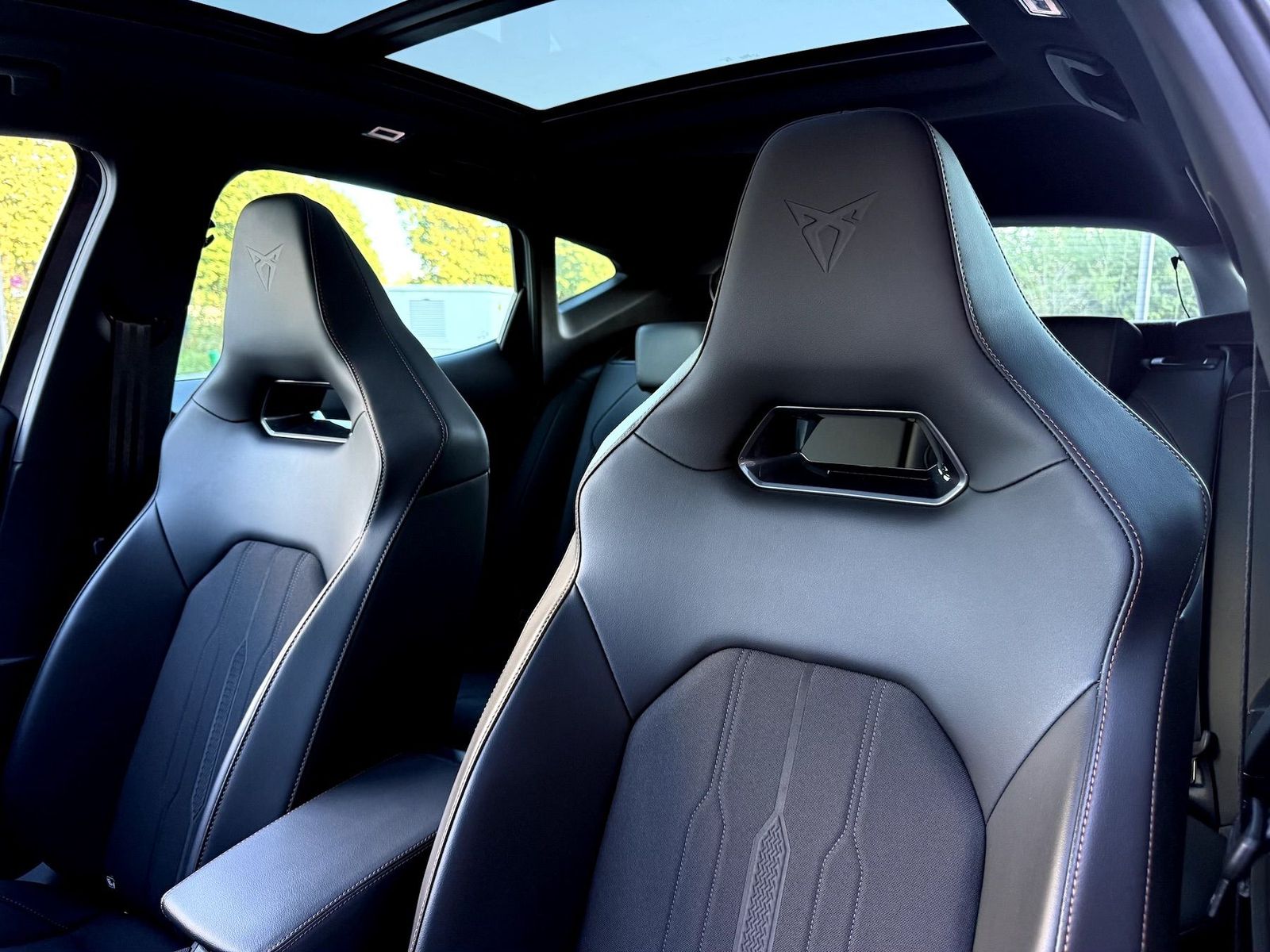 Fahrzeugabbildung CUPRA Formentor VZ 2.0 TSI DSG 4Drive 360°|PANO|KW V3