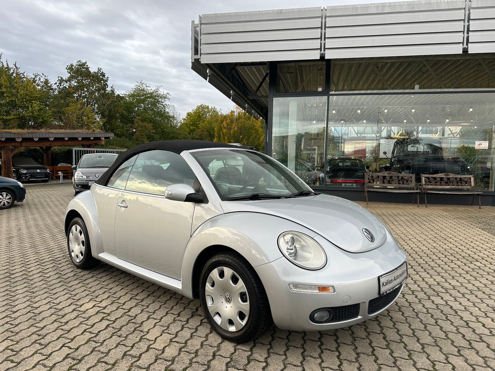 Fahrzeugabbildung Volkswagen New Beetle 1.6 Cabriolet KLIMA+SHZ+TÜV-NEU