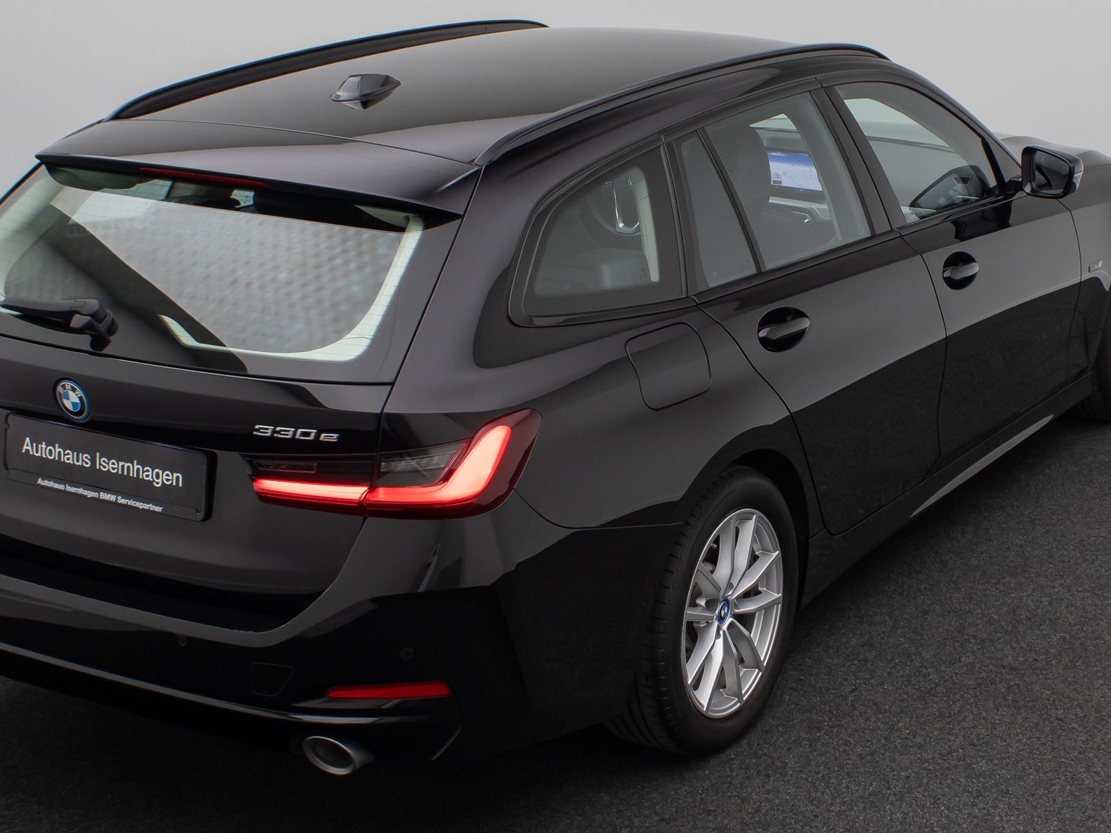 Fahrzeugabbildung BMW 330e DAB Widscreen Geschwindigkeitsreg Sport PDC