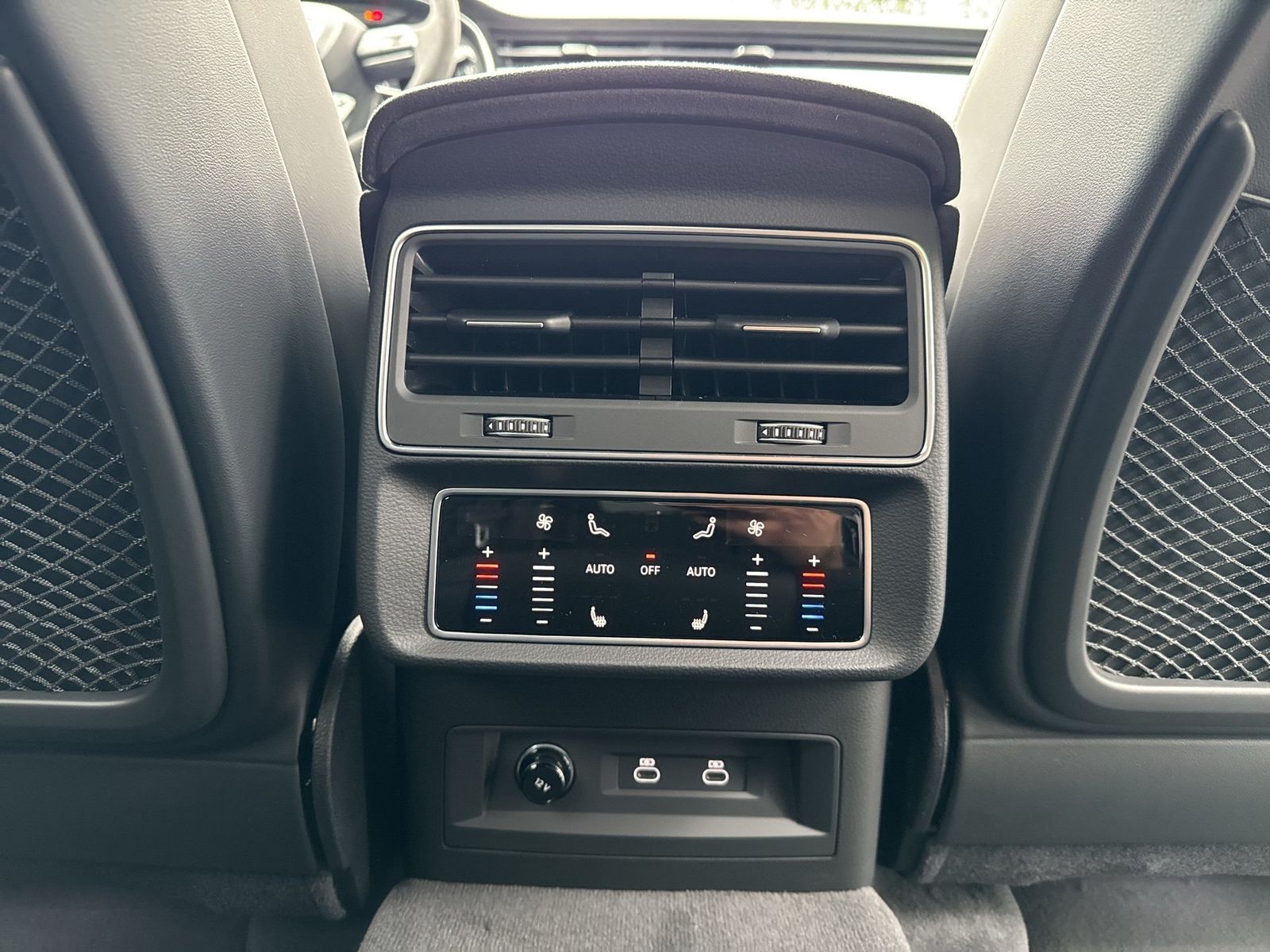 Audi RSQ8 - Bild 16