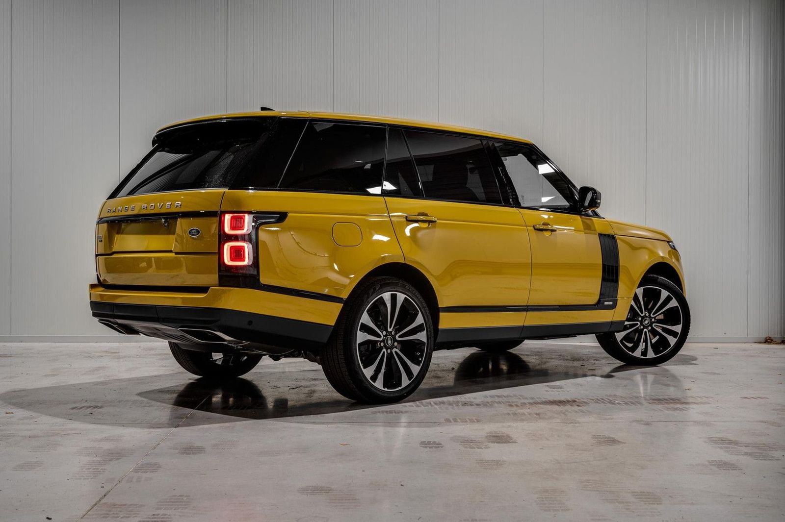 Land Rover Range Rover 5.0 V8 LWB Autobiography Fifty Editi imagem 2
