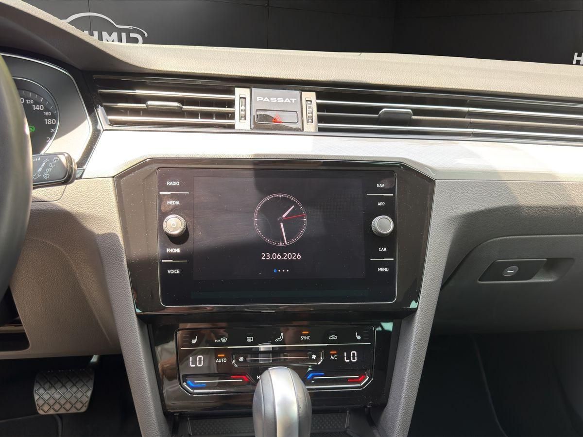 Passat Variant Business2.0TDI DSG AHK RFK MATRIX