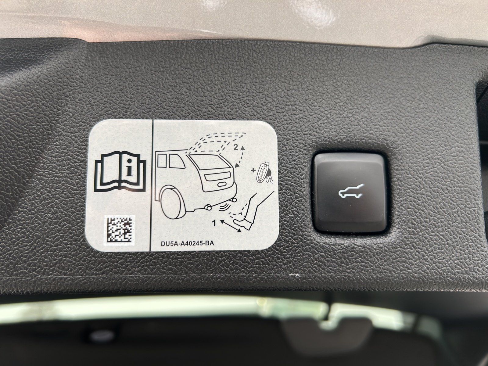 Fahrzeugabbildung Ford Kuga 2.5 PHEV ST-Line X Aut./LED/ACC/KAMERA/PANO