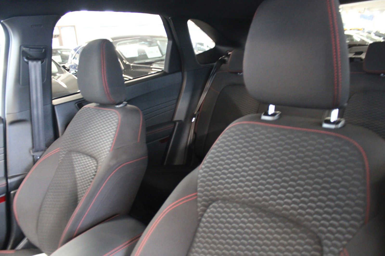 Fahrzeugabbildung Ford Kuga ST-Line LED NAVI HUD CAM WinterPaket uvm.