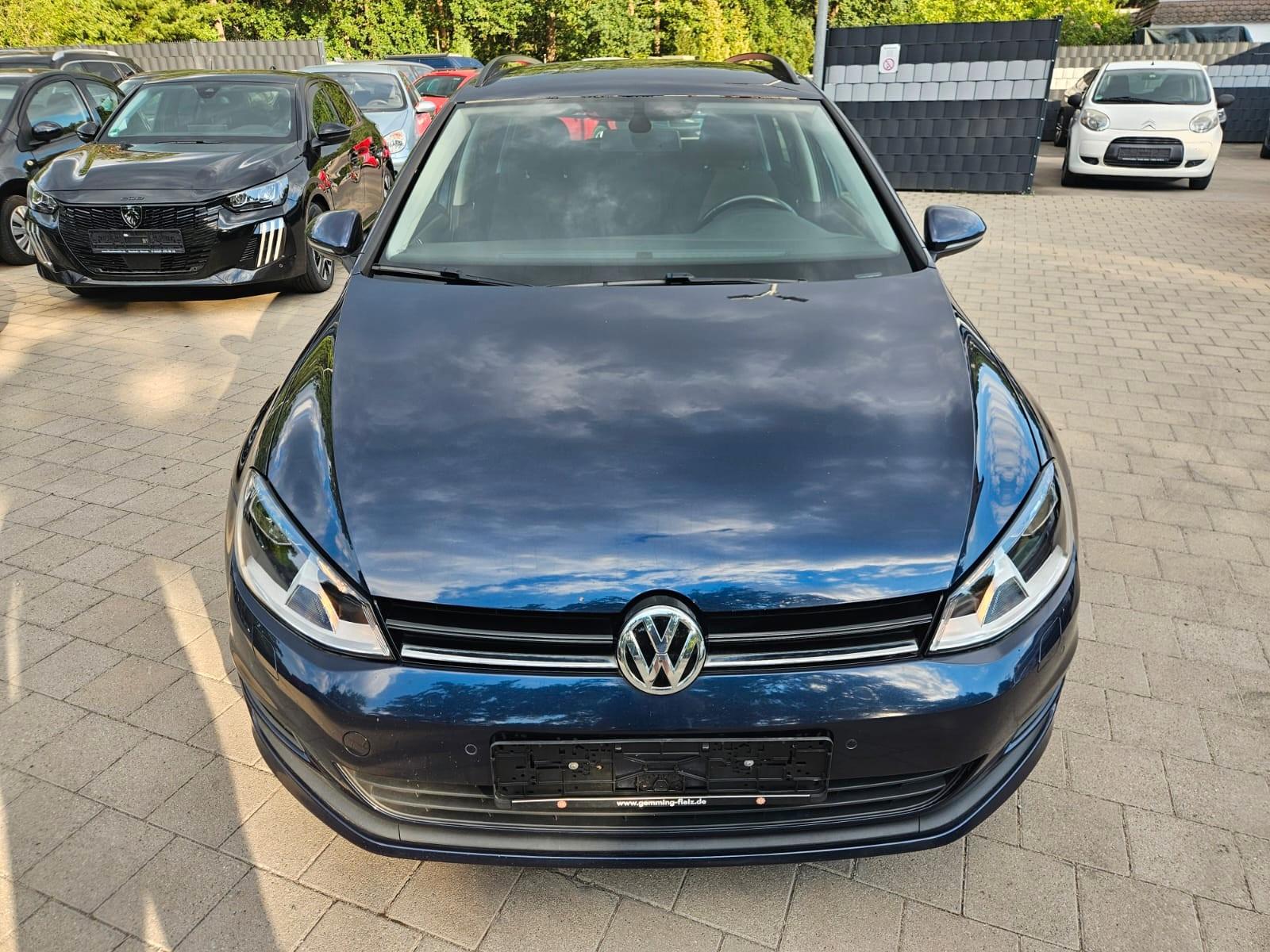 Volkswagen Golf 2014 — interior