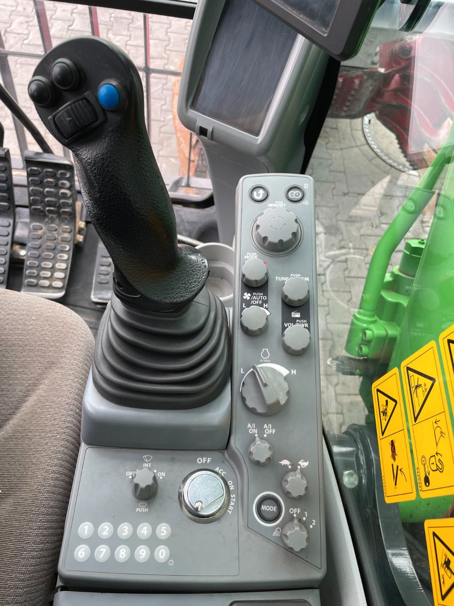 Fahrzeugabbildung Hitachi ZX225USLC-6 / 1.690h / OQ65 / Greifersäge