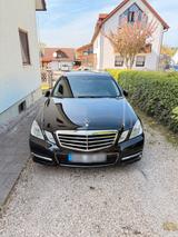 Mercedes-Benz Mercedes Benz E200 Avangarde - Mercedes-Benz E-Klasse mit CNG-Antrieb: Automatik