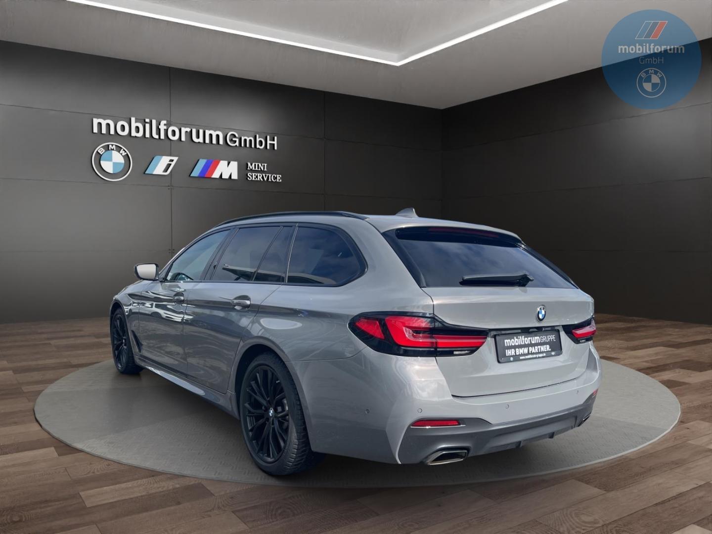 BMW 520 d M-Sport ACC HUD HiFi Laserlicht Sportsitze