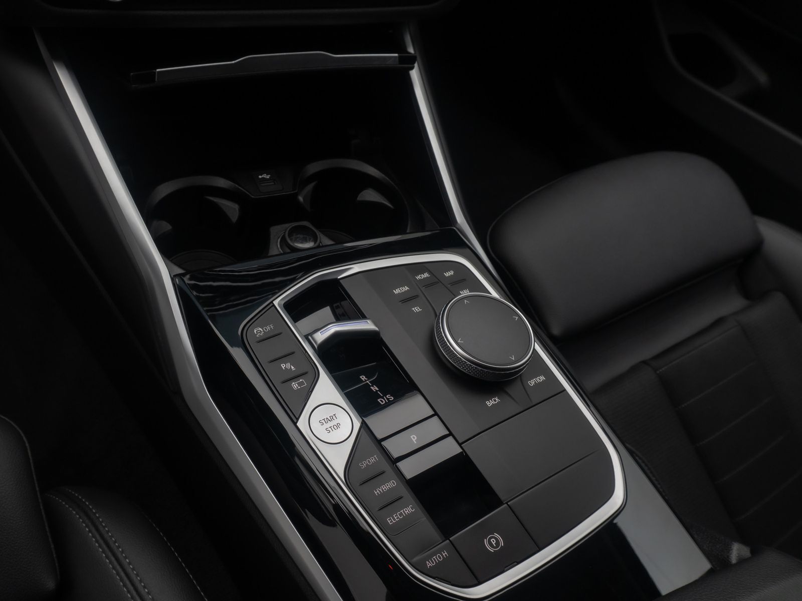 Fahrzeugabbildung BMW 320e FernlichtAs DAB Widscreen Sportsitz Komfort