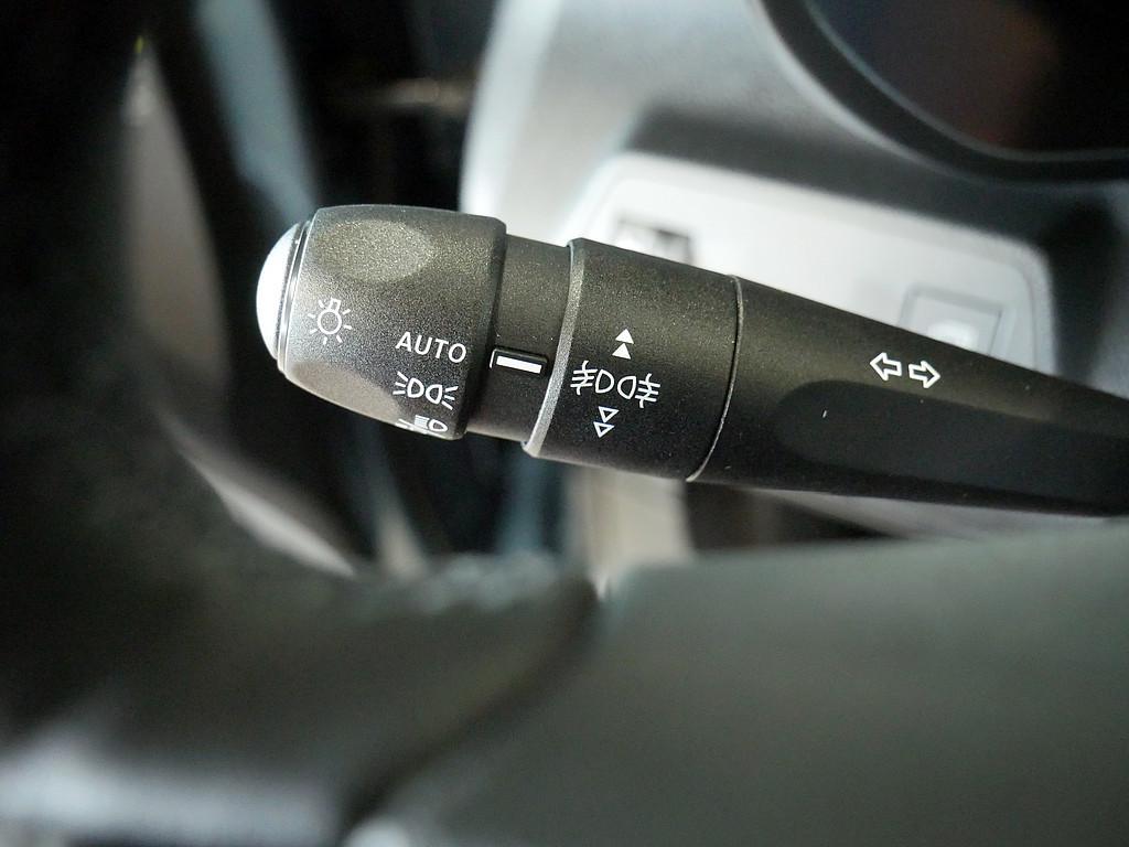 Citroën Berlingo M BlueHDi 130 Max SHZ NAVI AHK LED PANO