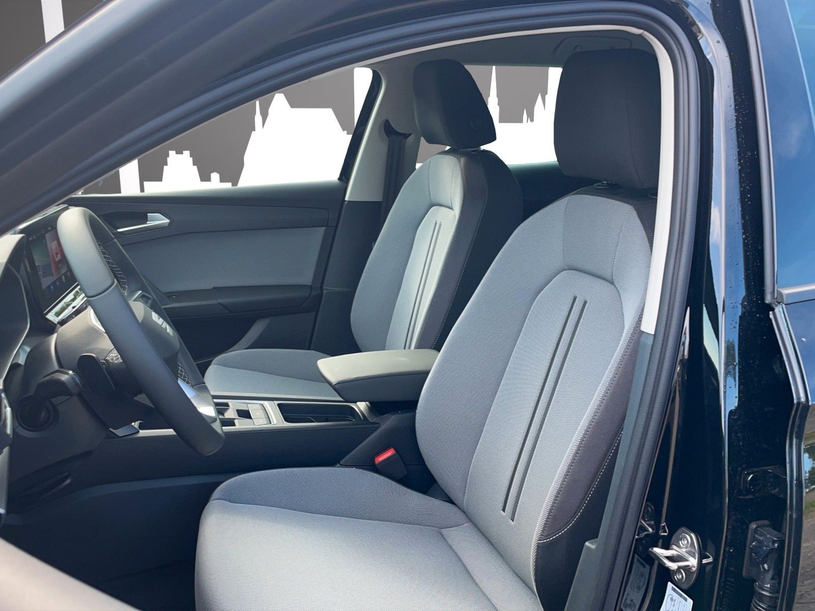 Fahrzeugabbildung SEAT Leon Sportstourer 1.5 eTSI DSG NAVI/LED/ACC/RFK