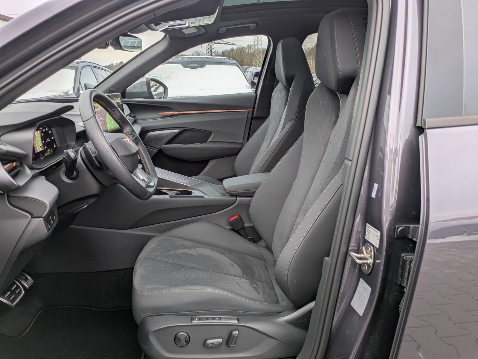 Fahrzeugabbildung CUPRA Terramar 1.5 eTSI 360°HUD*MATRIX*PANO*DCC*20"