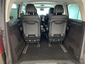 Mercedes V 220 - 8