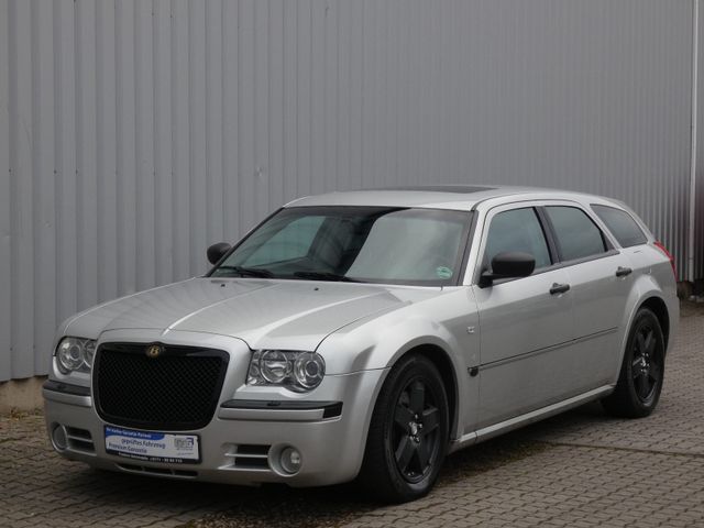 Chrysler 300C Touring 5.7 V8 HEMI AWD-Leder-Navi-AHK-PDC