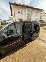 Volkswagen Caddy Maxi Rollstuhl Transport - schwarze Volkswagen Caddy Maxi