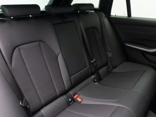 Foto Nummer 29: BMW 320d