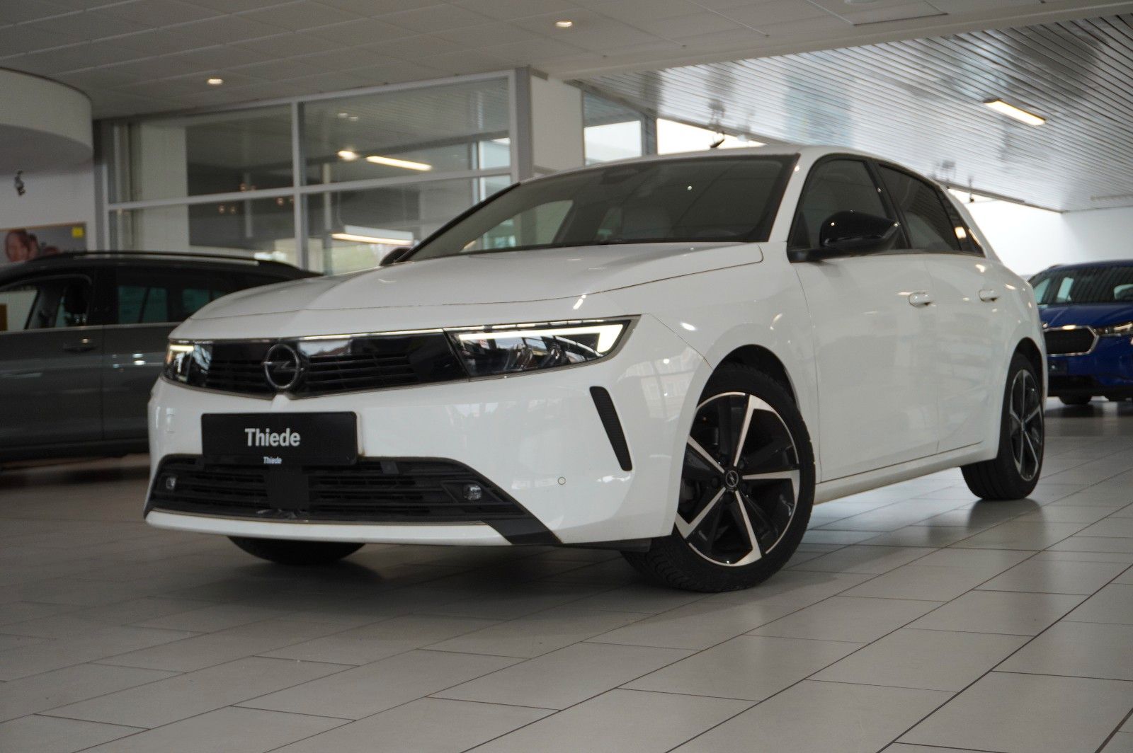Fahrzeugabbildung Opel Astra L Lim. 1.2T ELEGANCE NAVI/LED/KAMERA/SPORT