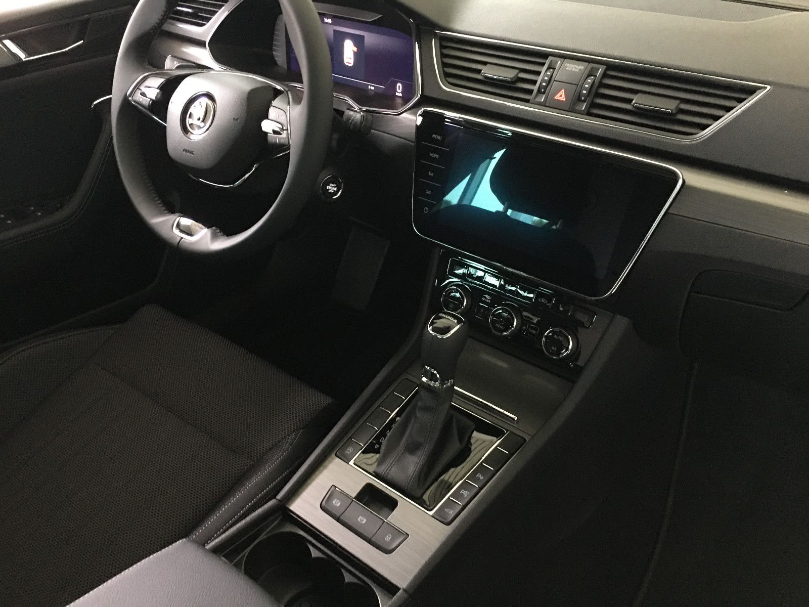 Superb Combi Style 2,0 TDI DSG AHK Standheizung