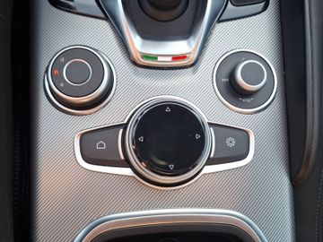 Alfa Romeo Giulia Veloce Q4 2.0 Turbo 16V Kam.+KeyLess+SHZ