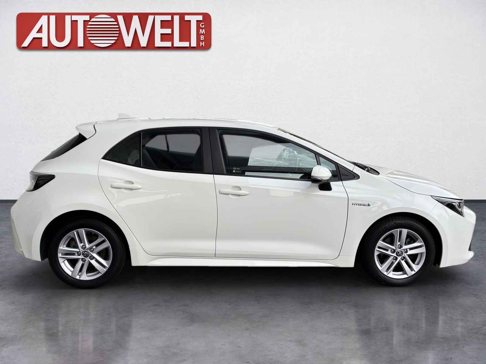 Fahrzeugabbildung Toyota Corolla 1.8 Comfort KAMERA NAVI LED ACC LM
