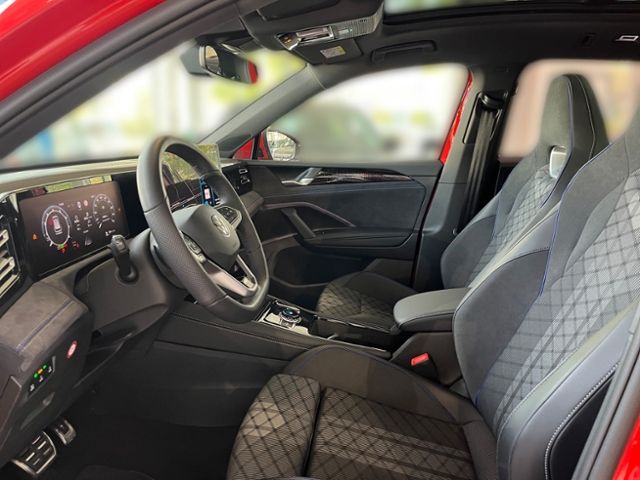 Fahrzeugabbildung Volkswagen Tiguan 1.5 eTSI DSG R-LINE PANORAMA STDHZG NAVI