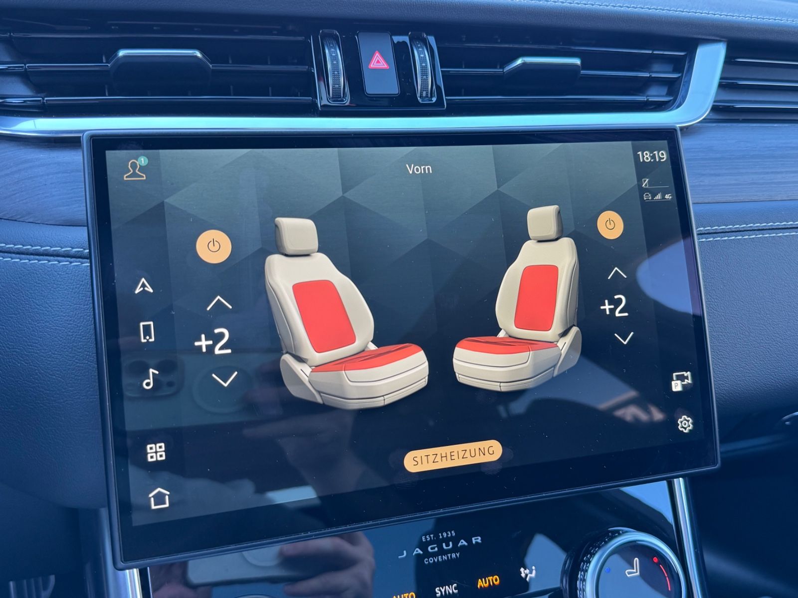 Fahrzeugabbildung Jaguar XF Sportbrake R-Dynamic SE AWD/PANO/KAM/MERIDIAN