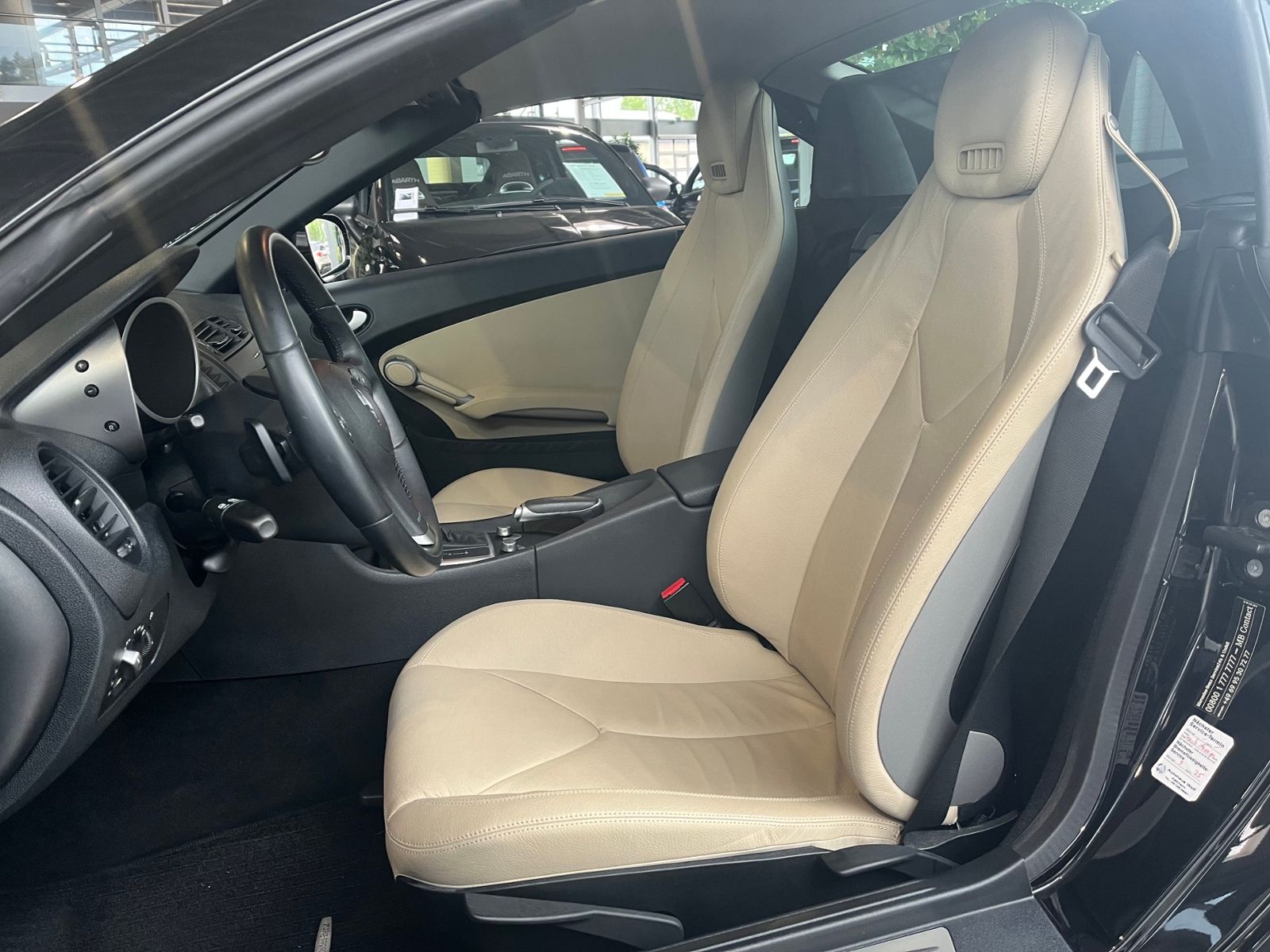 Fahrzeugabbildung Mercedes-Benz SLK Roadster 200 Kompressor AIRSCARF PDC SHZ