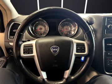 Lancia Voyager - 8